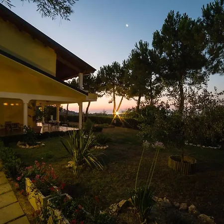 Casale Delle Rose Fattoria 3* Montepagano